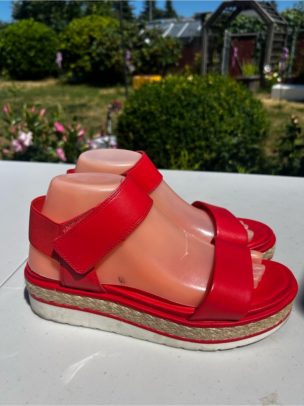 Franco Sarto Women’s Red Hot Platform Summer Slip-On Sandals Sz 8.5M
